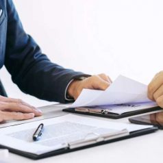 نقش بیمه مسئولیت مدنی در کاهش ریسک‌های قانونی مدیران هتل‌ها